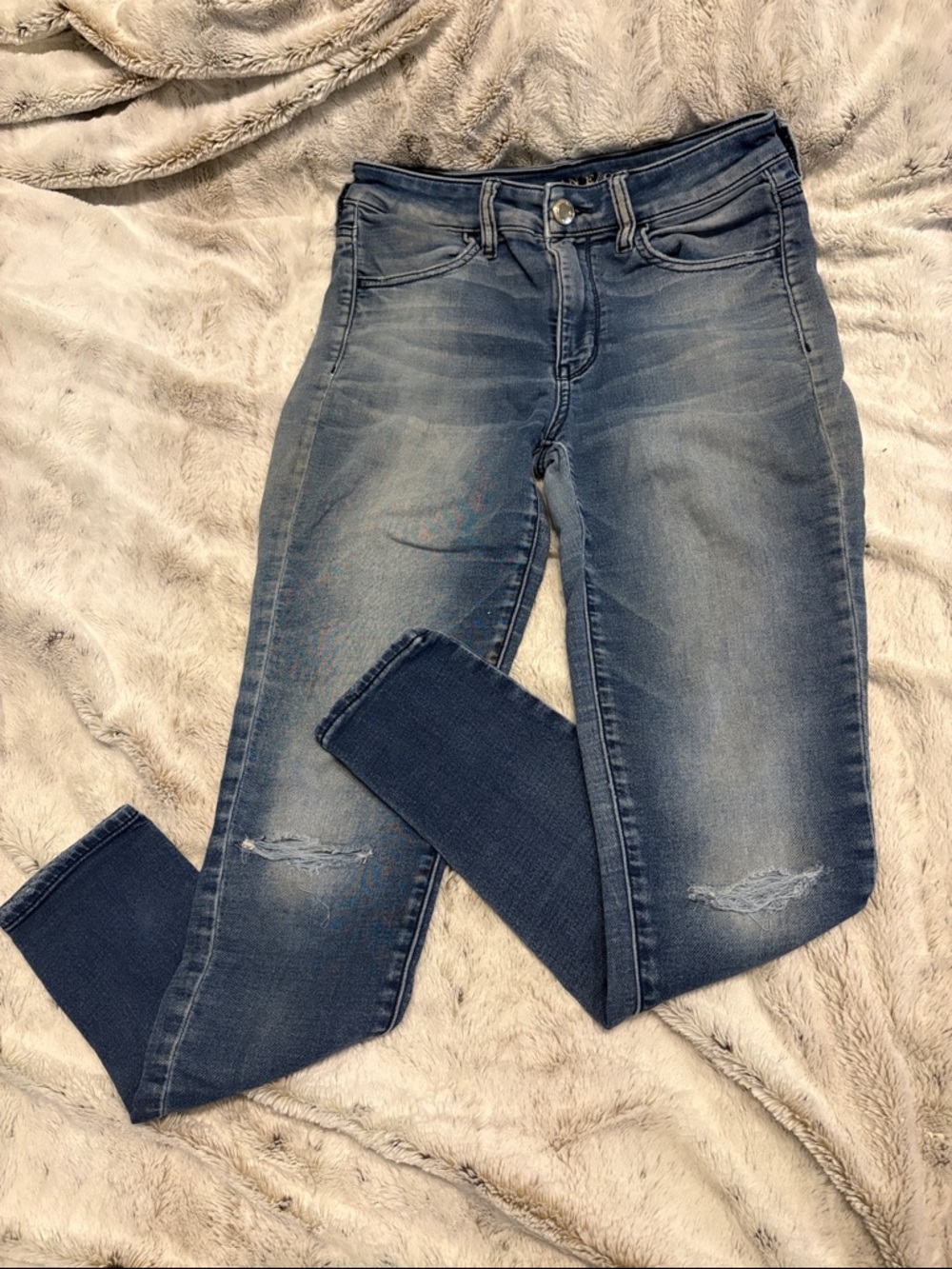 American Eagle Outfitters Women's Skinny Jeans in Faded Blue